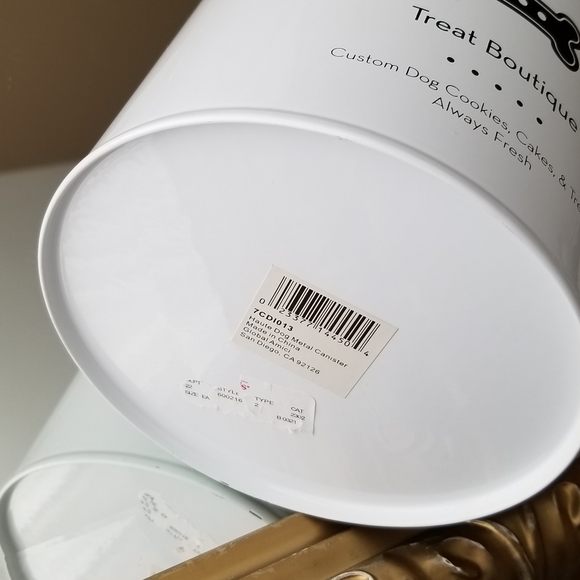 ❗Metal White and Black Dog Treat Jar with Top Handle❗ - Picture 7 of 7
